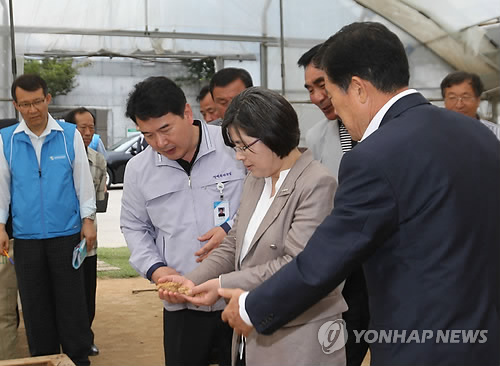 김영란 위원장, 생명환경농업연구소 교육장 방문