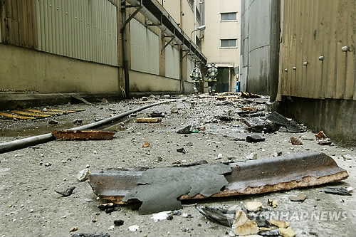 전쟁터 방불하는 삼양사 울산공장