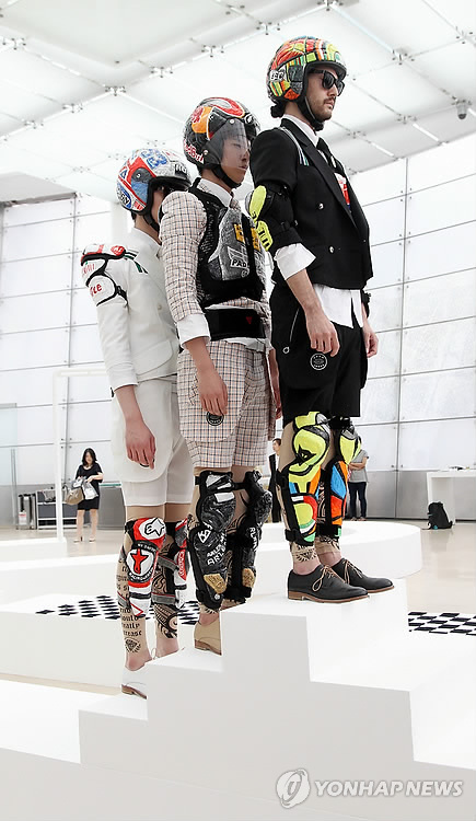 패션 인투 아트(Fashion into Art)展