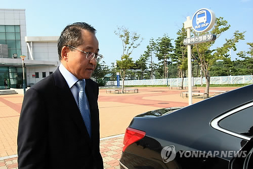 방북했다 돌아오는 장경작 현대아산 사장