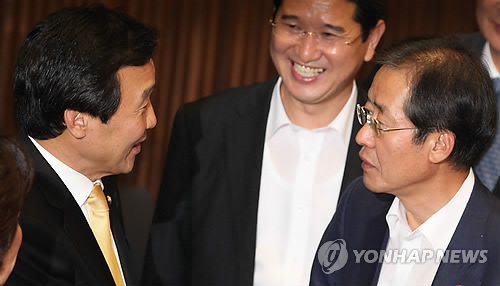 손(孫) 잡은 홍(洪)
