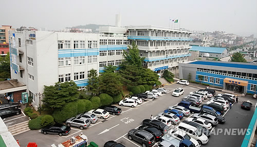 41년 된 인천 남구청사 고쳐 쓰기로