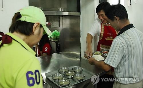 농진청 어려운 이웃에게 급식 봉사