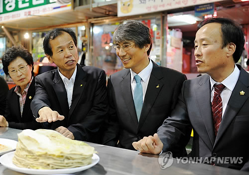 영월 서부시장 방문한 최문순 강원지사