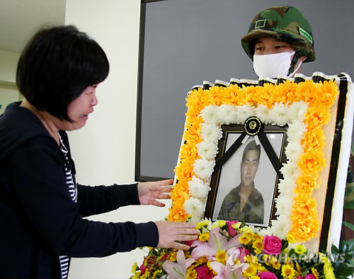 자살 육군이병 부모 아들 매일 맞고 살아(종합)