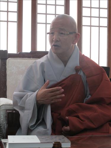 모든 것 내어주는 꽃의 마음으로 사세요