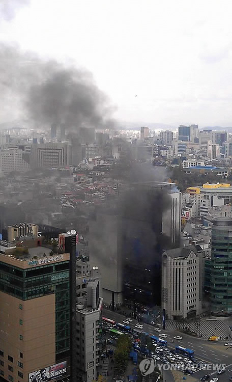 강남역 인근 고층빌딩 화재