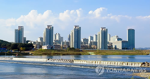 세종보에서 바라본 세종시 첫마을