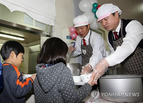 김두관 지사, 아동보육시설서 봉사활동
