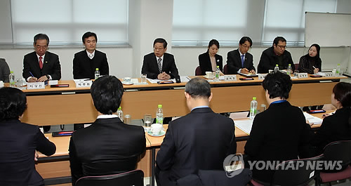 청소년상담지원센터 방문한 김총리