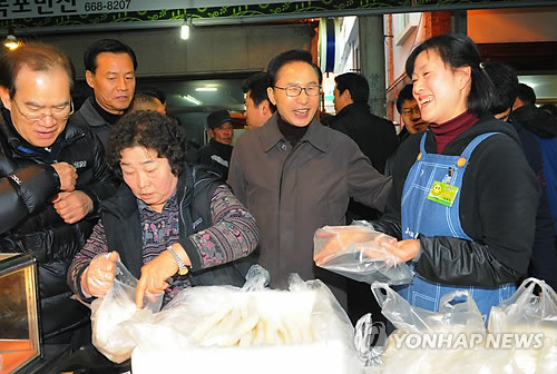 李대통령, 설 앞두고 전통시장 방문