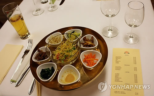 북한 식당 유럽에 첫 개업..서방과의 가교