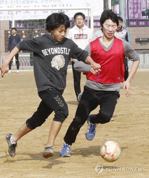 토요일, 학교 스포츠 클럽 강습