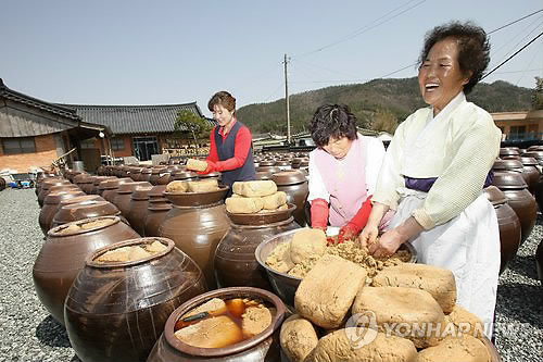 전통된장 맛 한번 보실라요..