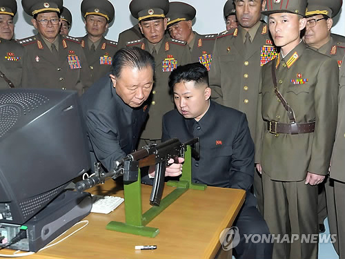北김정은, 군사과학기술 전람회장 시찰