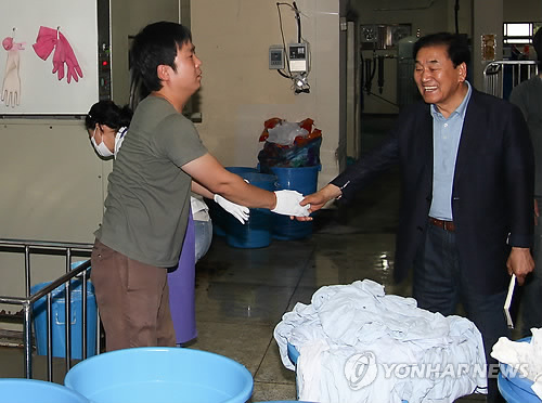 이재오 의원 삼남장애인작업시설 방문