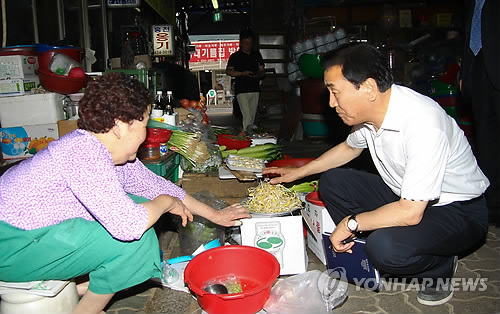 이재오 의원 홍천 재래시장 방문