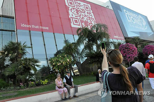 칸 중앙에 자리잡은 제일기획의 한글 광고