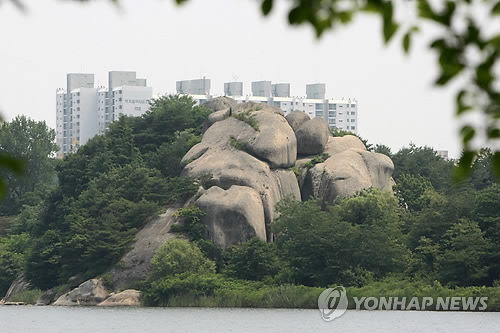 천연기념물 지정 여부 관심 끄는 영랑호 범바위