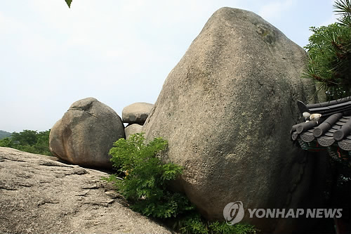 천연기념물 지정 여부 관심 끄는 영랑호 범바위