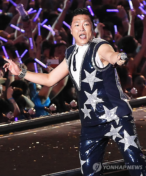 싸이, 다 같이 노래 불러!