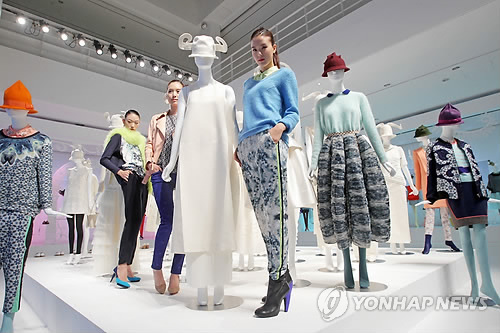 오즈세컨, 브랜드 런칭 15주년 기념 전시회