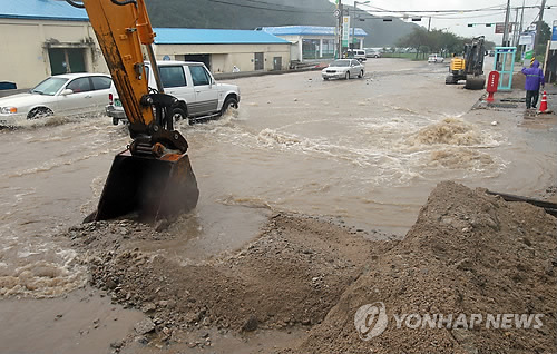 <태풍 덴빈> 전북 물폭탄…새만금 215㎜