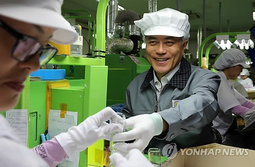 문재인, 생산제품 검수작업