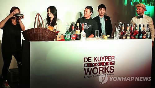 아르노와 함께하는 칵테일 교육