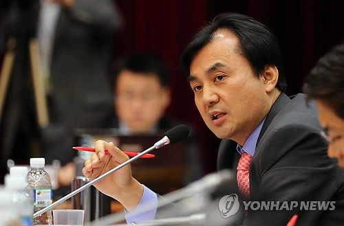 <2012 국감> 질문하는 안규백 의원