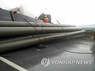 서해안고속 서평택분기점서 전복사고, 서울방면 전면통제