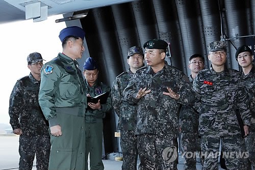 정승조 합참의장, 공군 제19전투비행단 비상대기실 방문