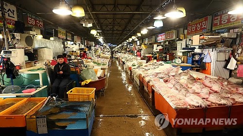 한산한 수산시장