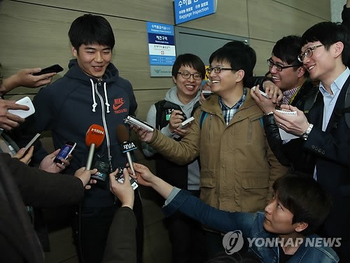 쑥스럽게