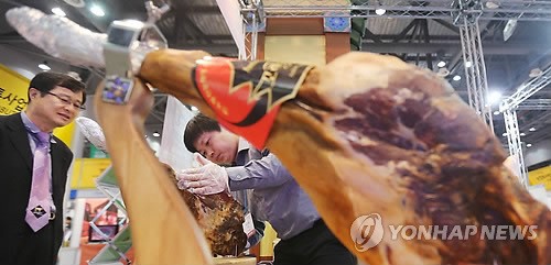 천일염으로 자연발효시킨 돼지고기