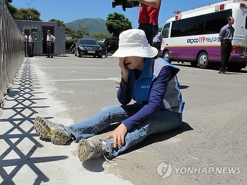 송전탑 막아야 하는데…