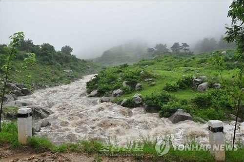 北 고산군의 불어난 강물