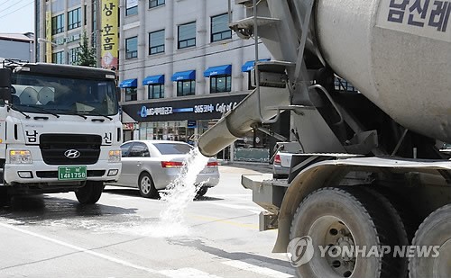 남원시 도심열기 식히기 살수작업