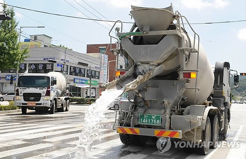 남원시 도심열기 식히기 살수작업