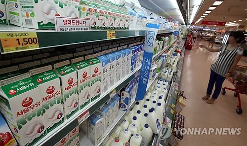 우윳값 220원 인상 놓고 유통-유업체간 설전(종합)