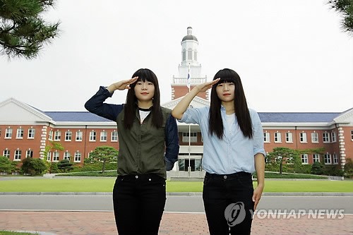 여자 장군 꿈꾸는 쌍둥이 자매 ROTC 합격
