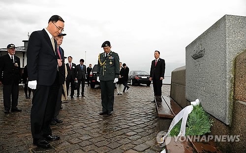 정 총리, 덴마크 참전 기념비 참배