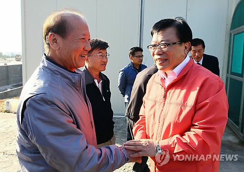 논산연무양돈단지 방문한이동필 장관