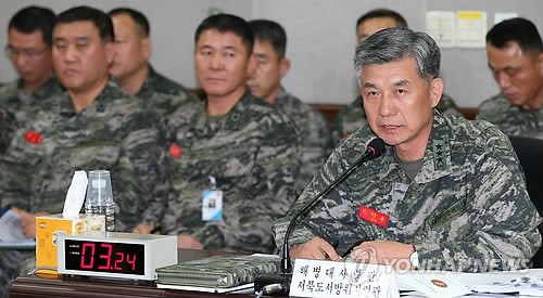 <2013국감> 답변하는 이영주 해병대사령관