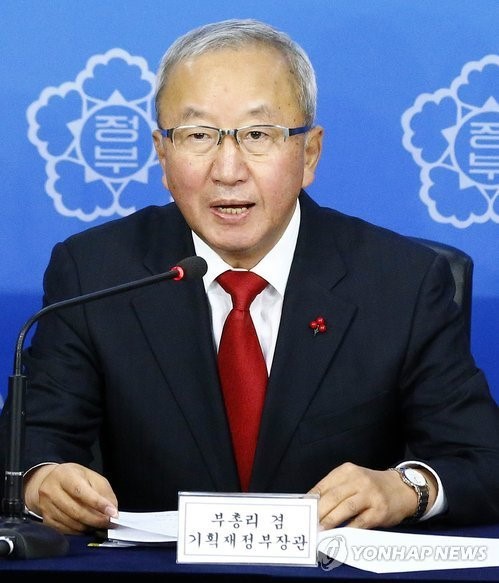 현오석 의료영리화 논쟁 이념적 틀 벗어나야