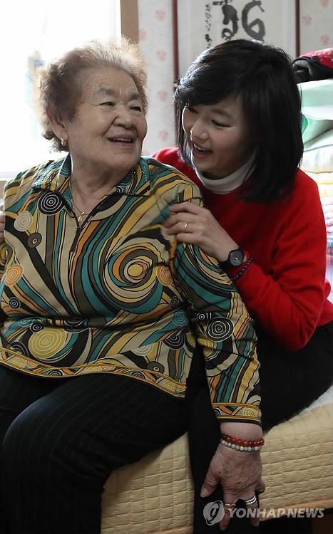 조윤선 장관, `나눔의 집에서 봉사활동