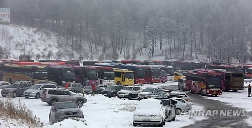 관광버스로 가득 찬 옛 대관령휴게소