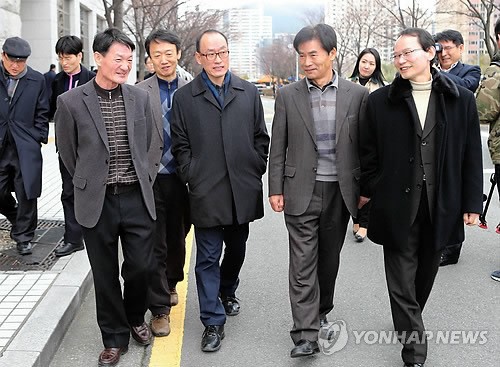 부림사건 재심 33년 만에 무죄