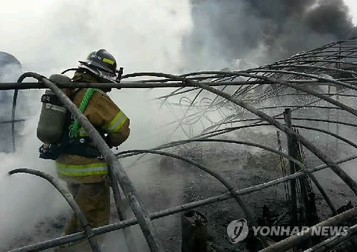 홍천 창고서 불…인명피해 없어