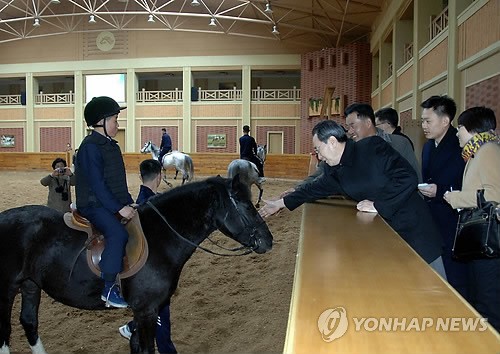 北 승마클럽 찾은 우다웨이